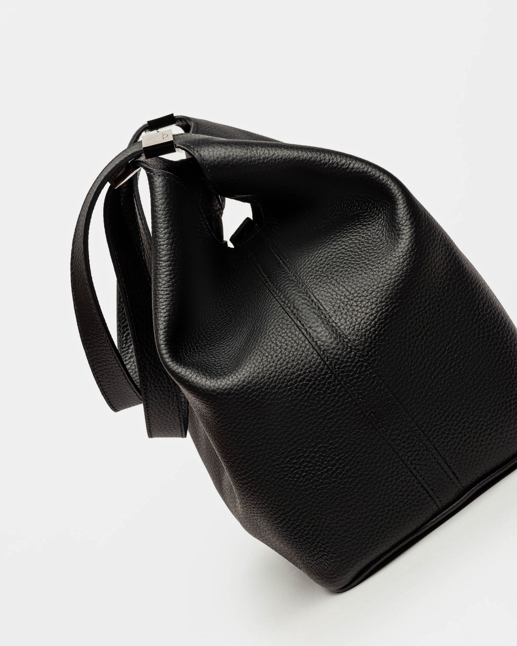 BOLSO ETERNA EN CUERO GRANEADO