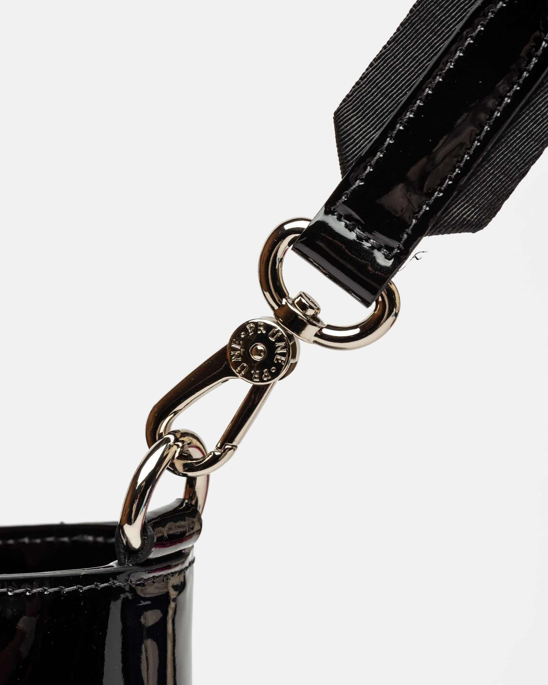 SHOPPER THE TOWN EN CUERO CHAROL