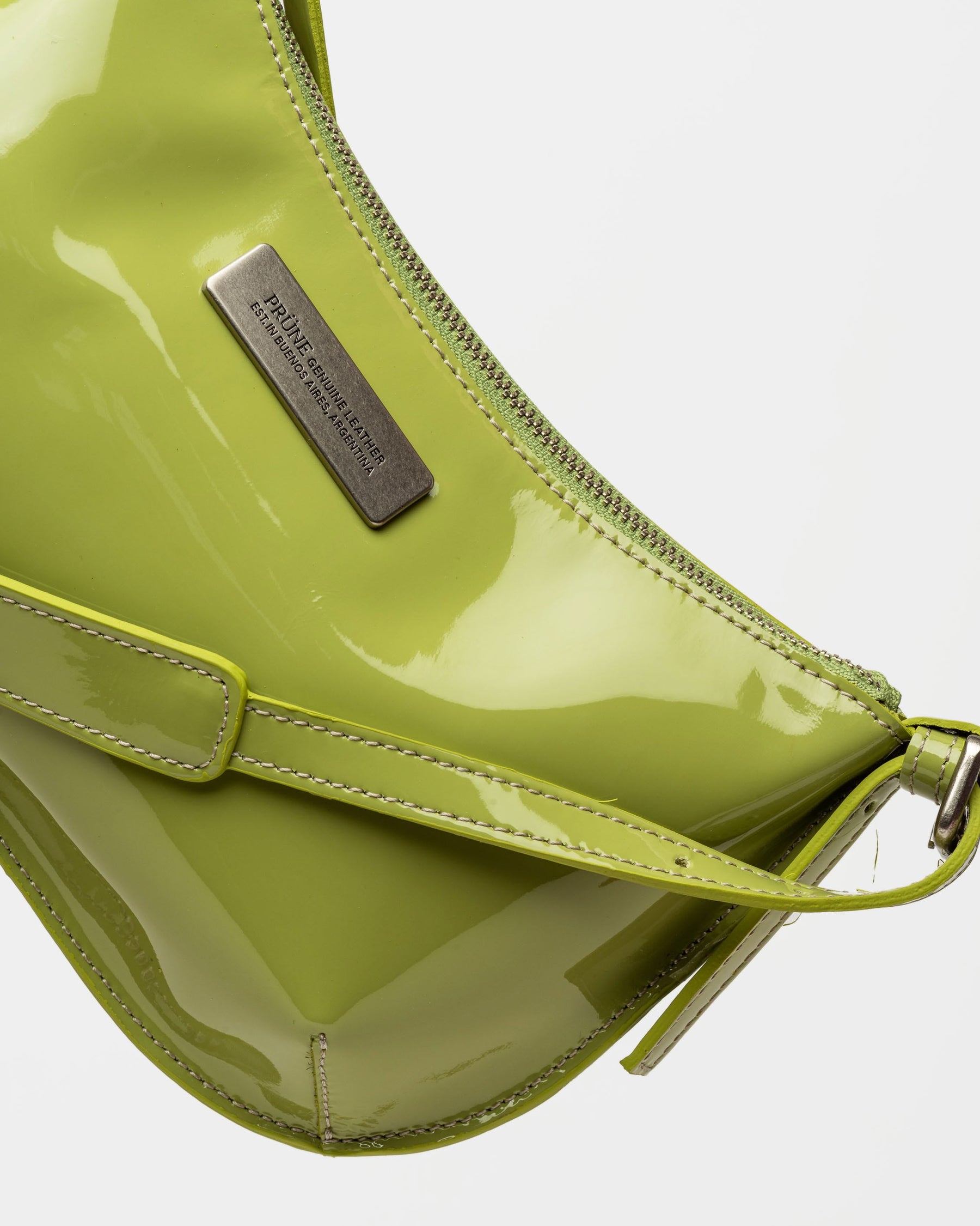 CARTERA AL HOMBRO MIAMI EN CUERO CHAROL