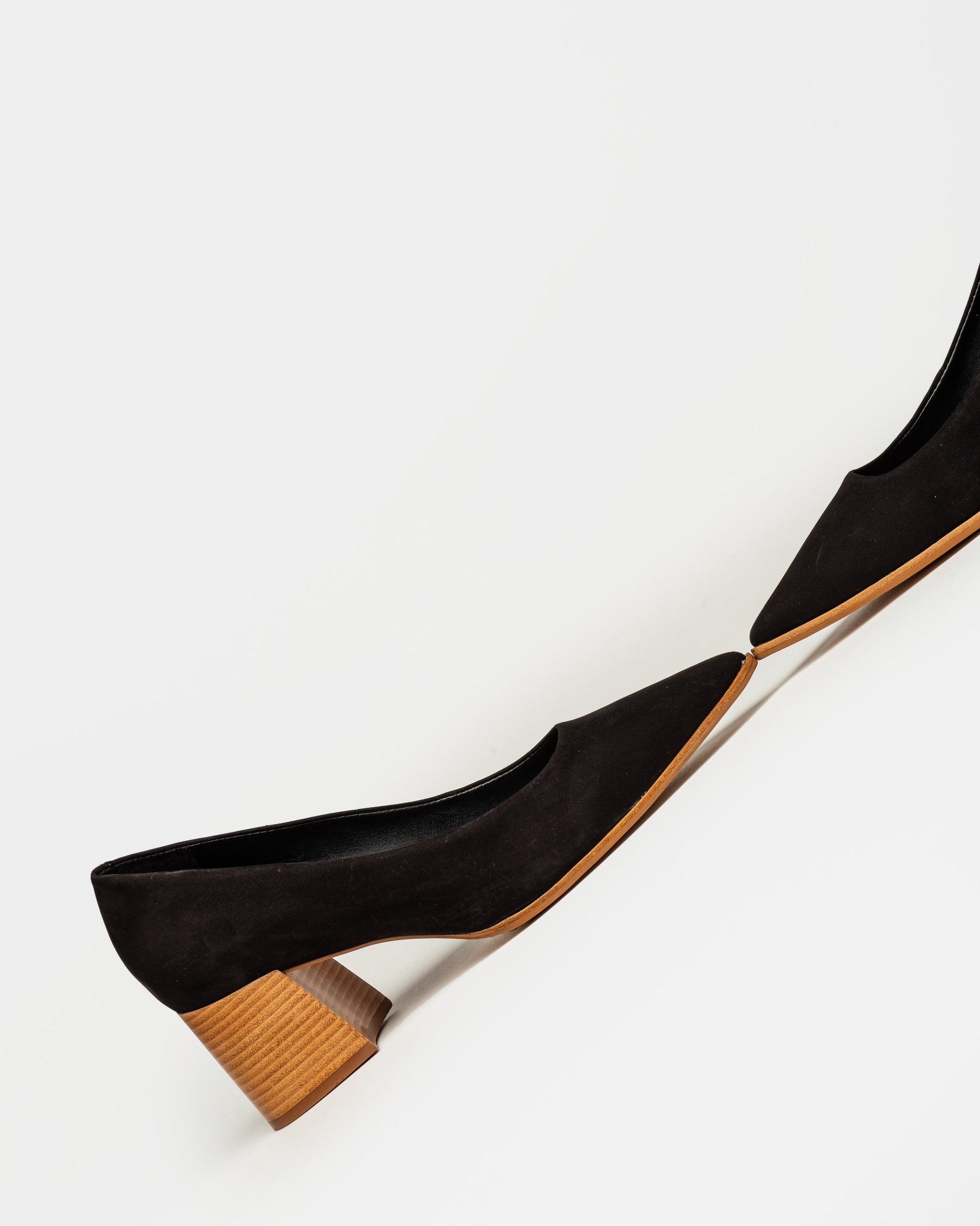 STILETTO LARA EN CUERO NOBUK