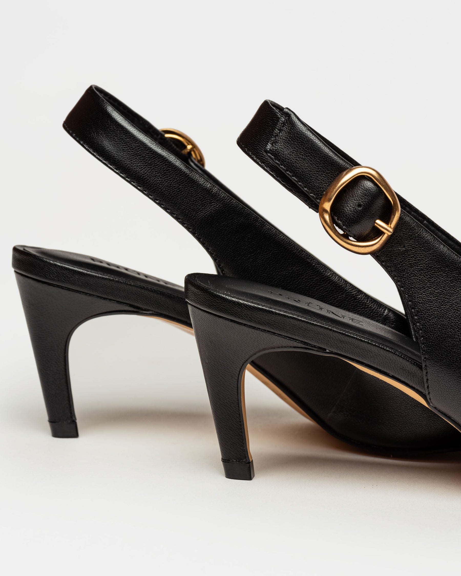 STILETTO CALCIO EN CUERO LISO