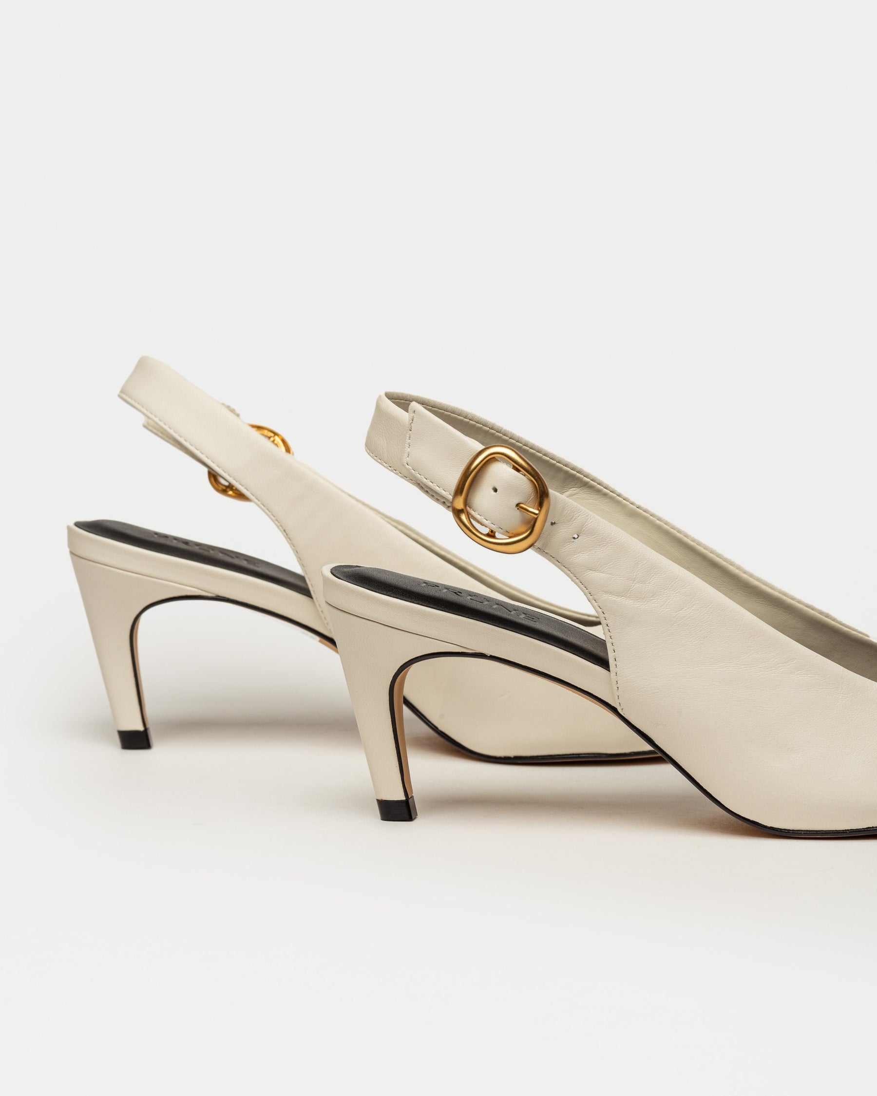 STILETTO CALCIO EN CUERO LISO