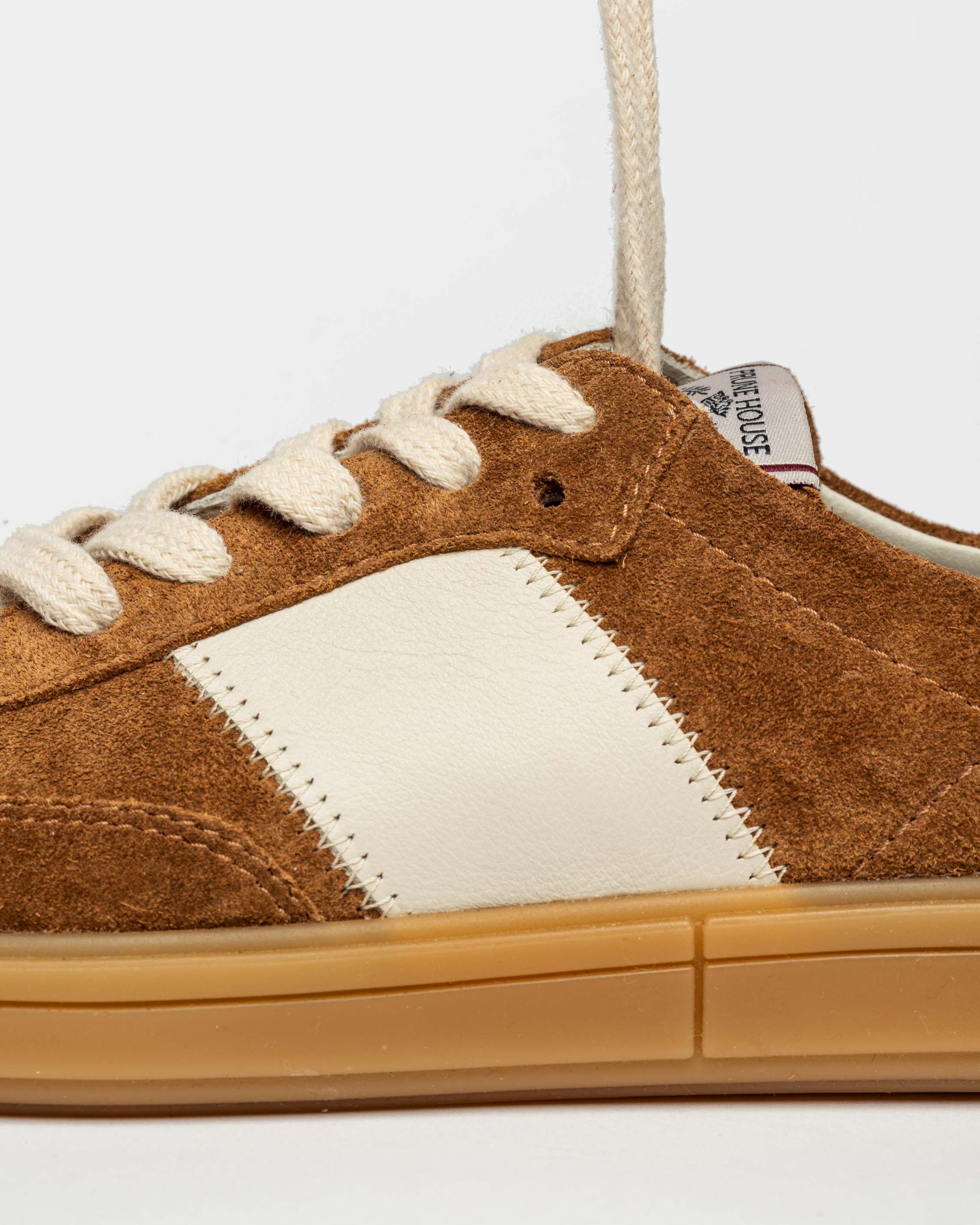 SNEAKER NALA EN GAMUZA