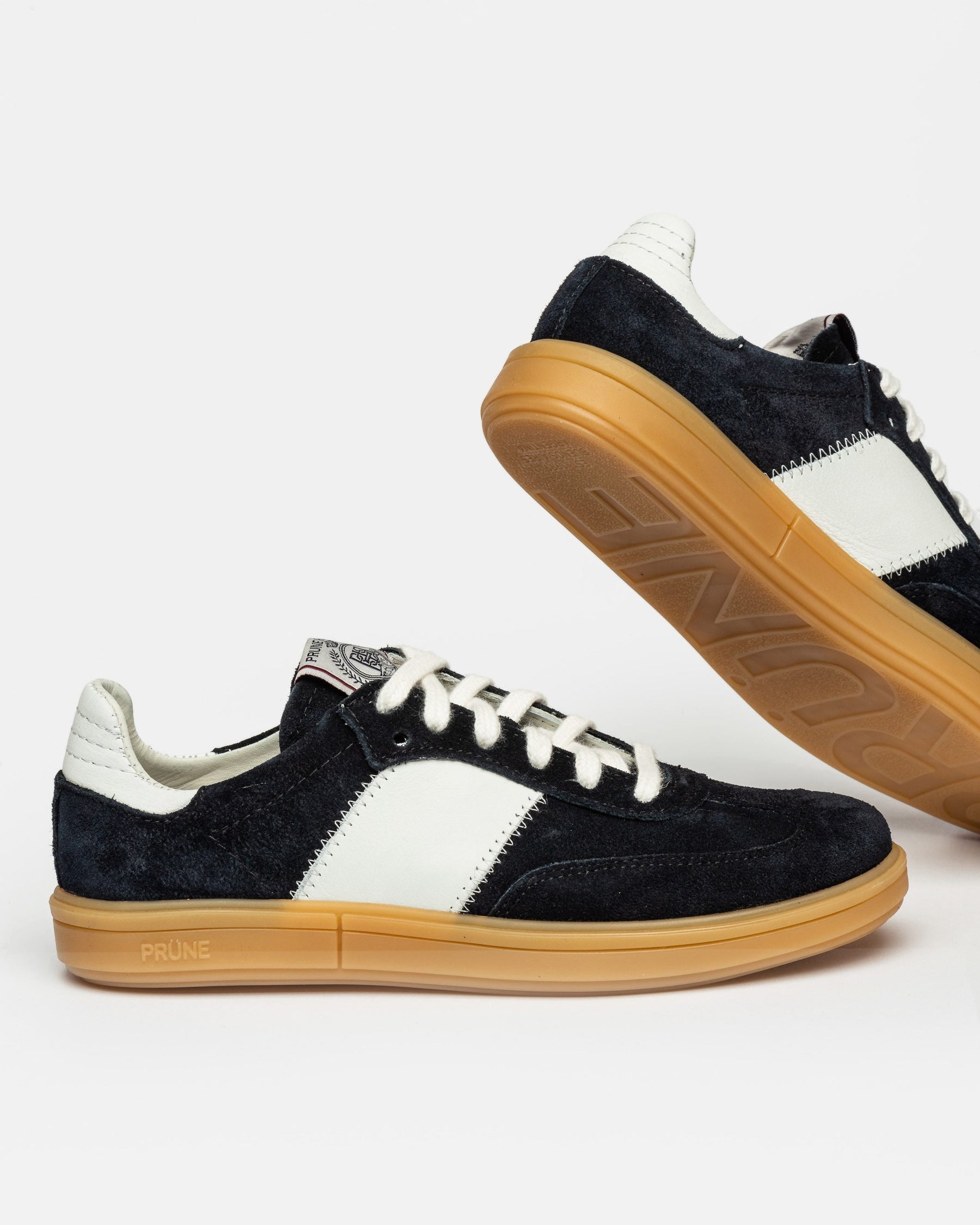 SNEAKER NALA EN GAMUZA