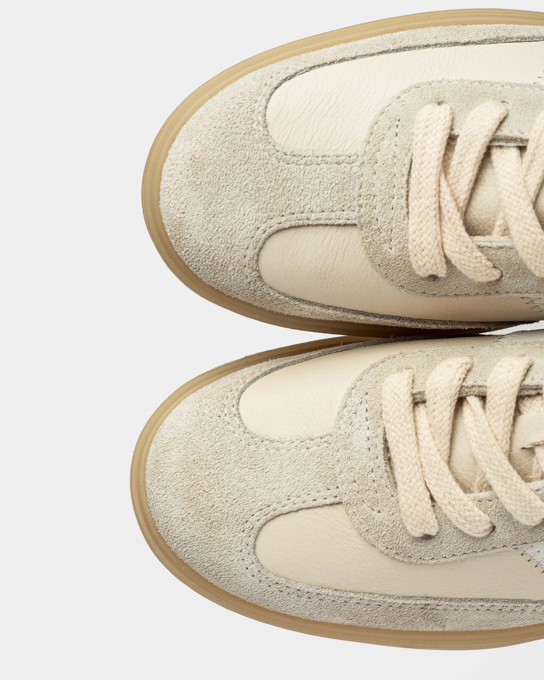 SNEAKER NIL EN CUERO LISO