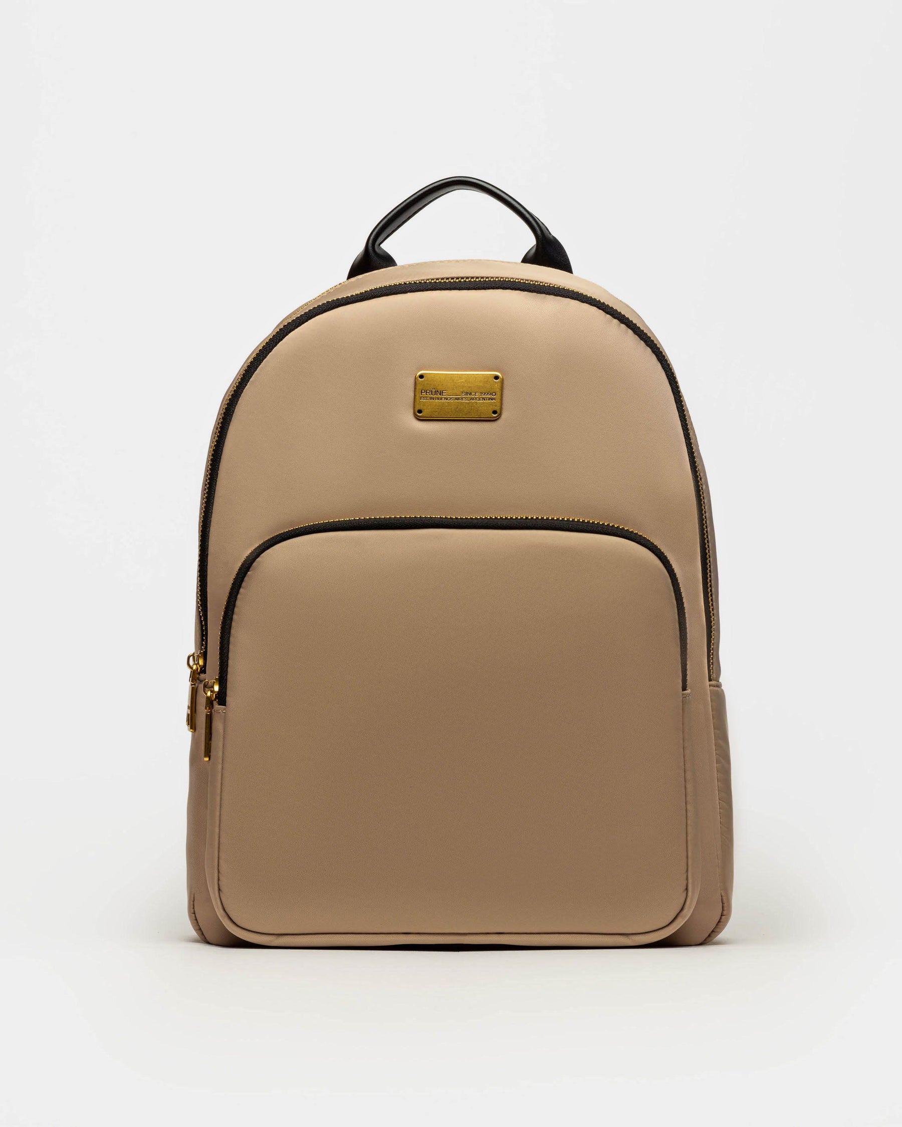 MOCHILA BRUNA EN NYLON