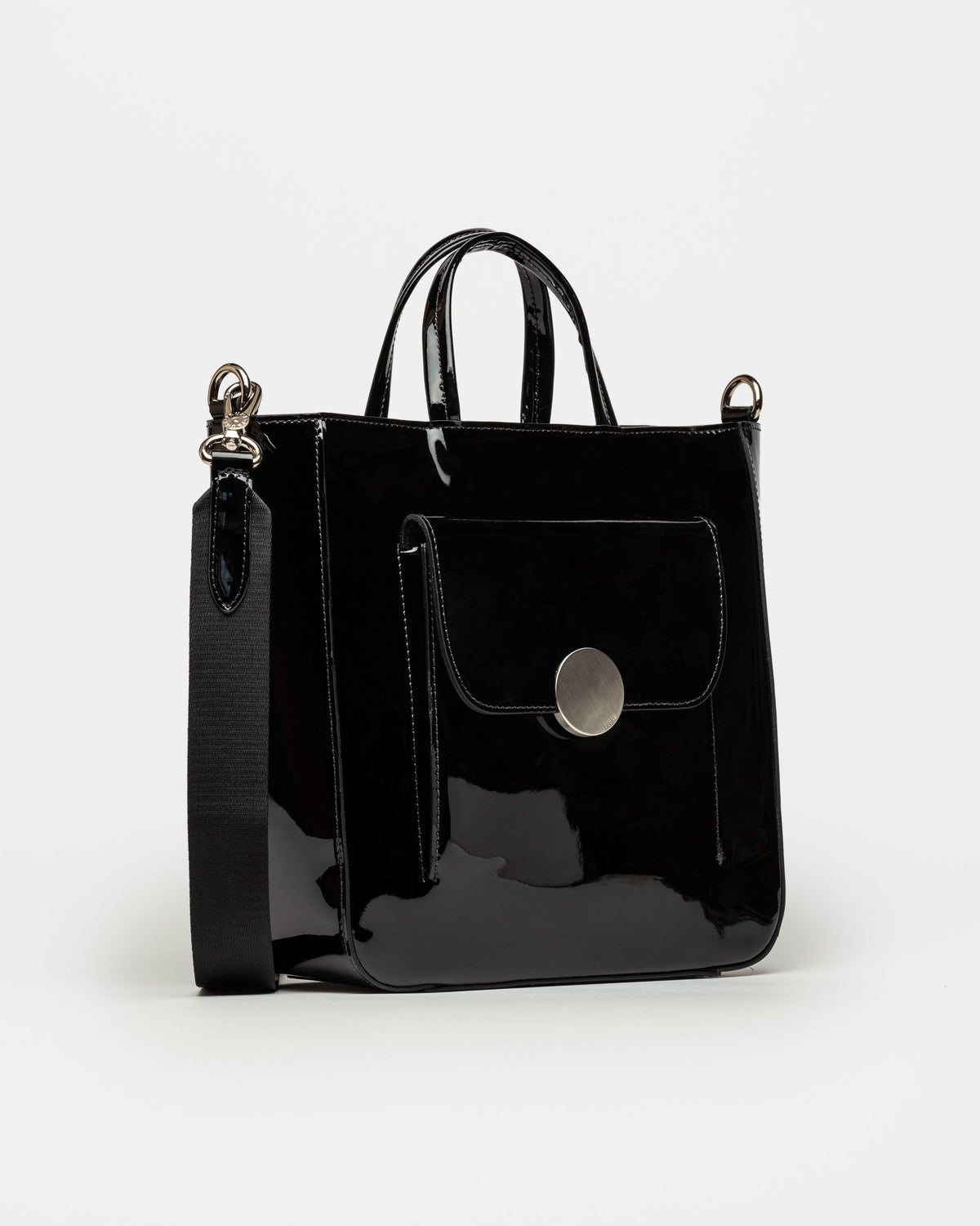 SHOPPER THE TOWN EN CUERO CHAROL