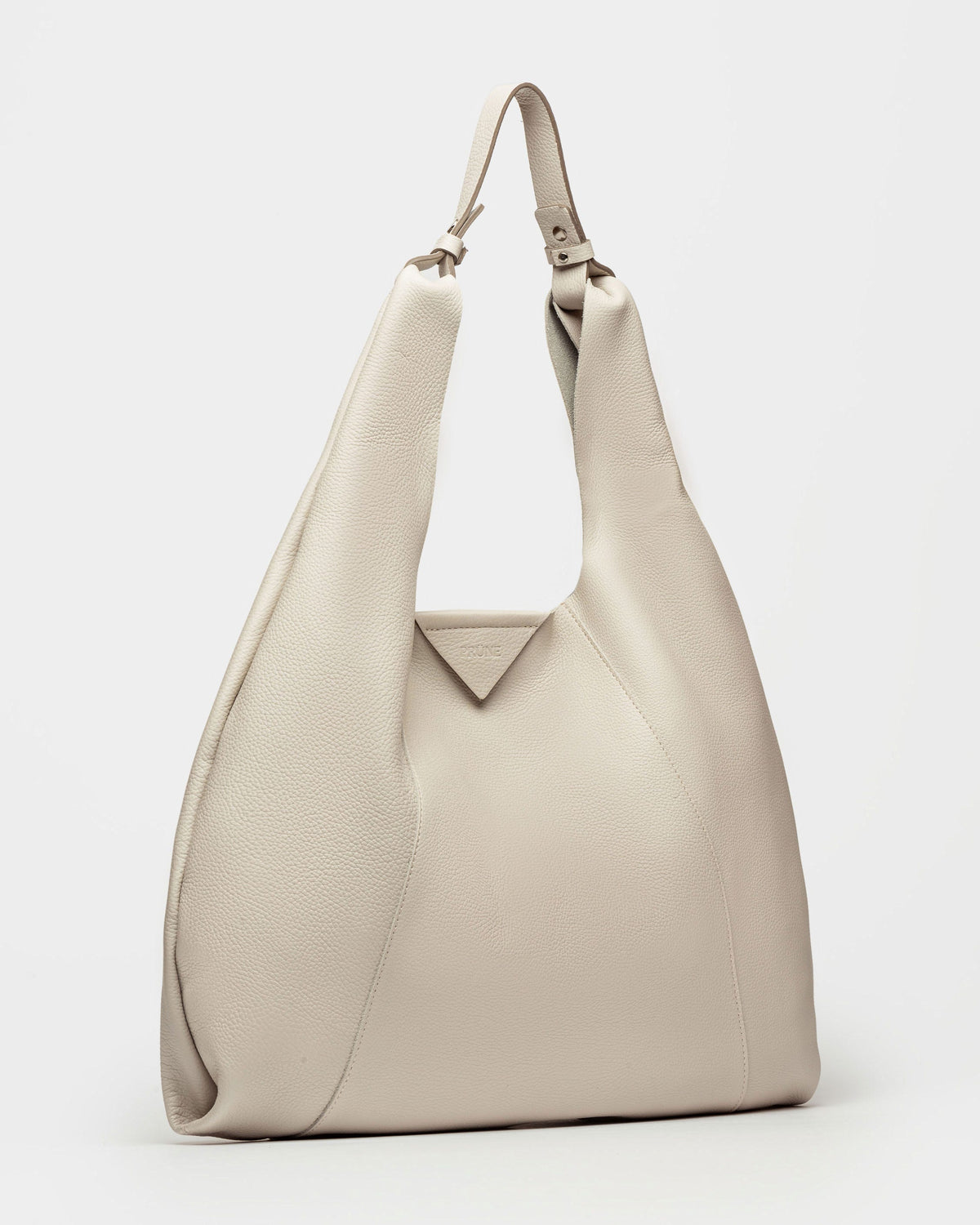 BOLSO THE CLUB EN CUERO GRANEADO