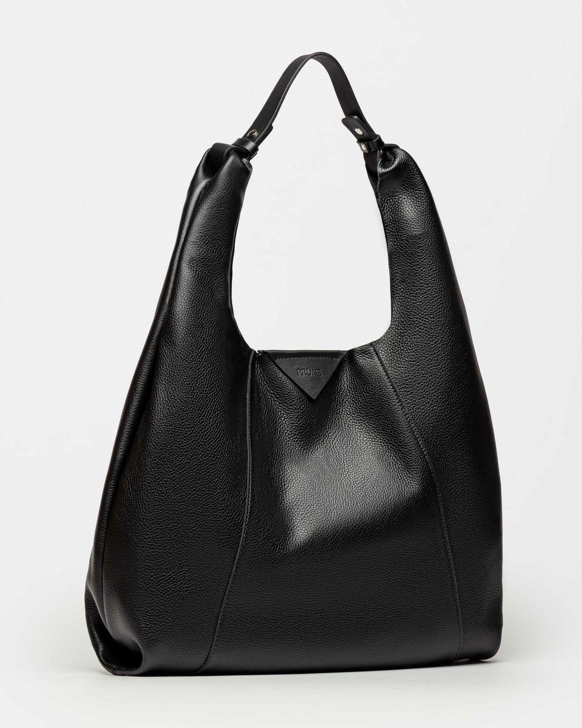BOLSO THE CLUB EN CUERO GRANEADO