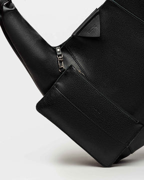 BOLSO THE CLUB EN CUERO GRANEADO