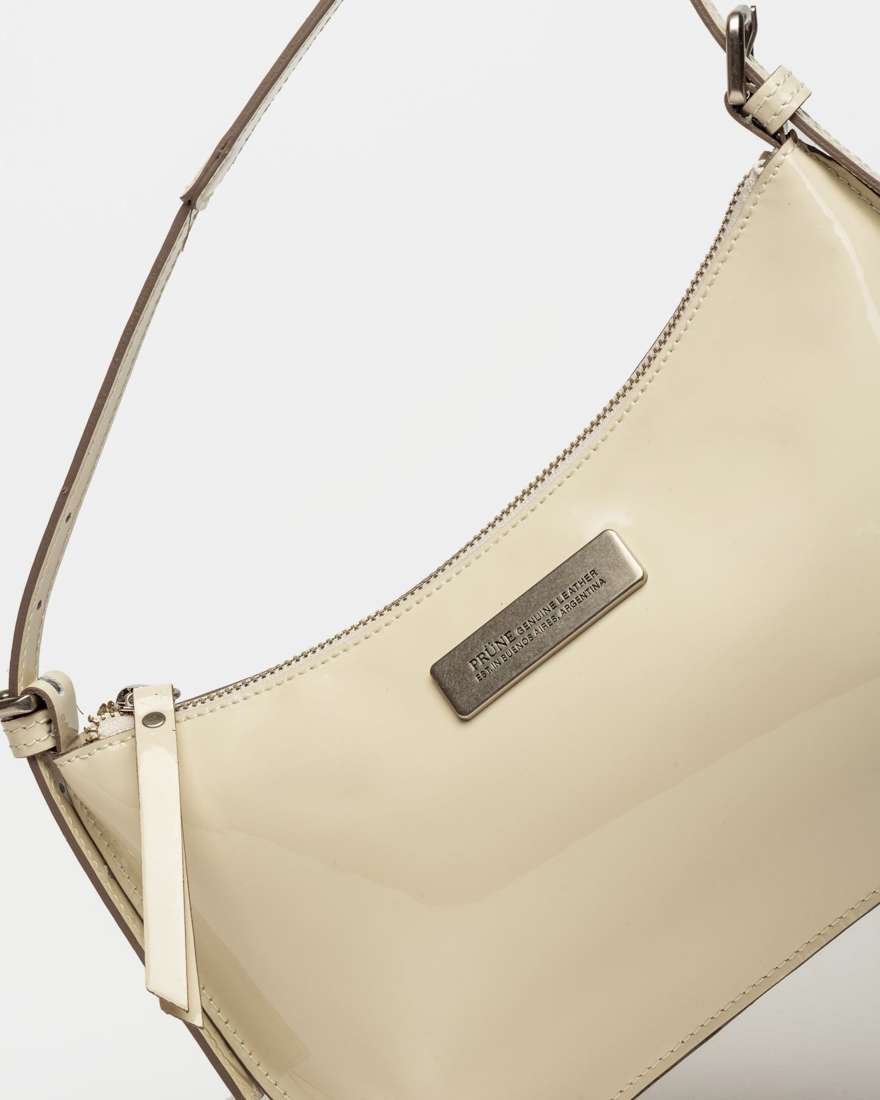 CARTERA AL HOMBRO MIAMI EN CUERO CHAROL