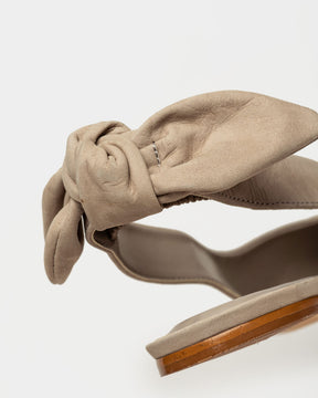MULE CLARISSA EN CUERO NOBUK