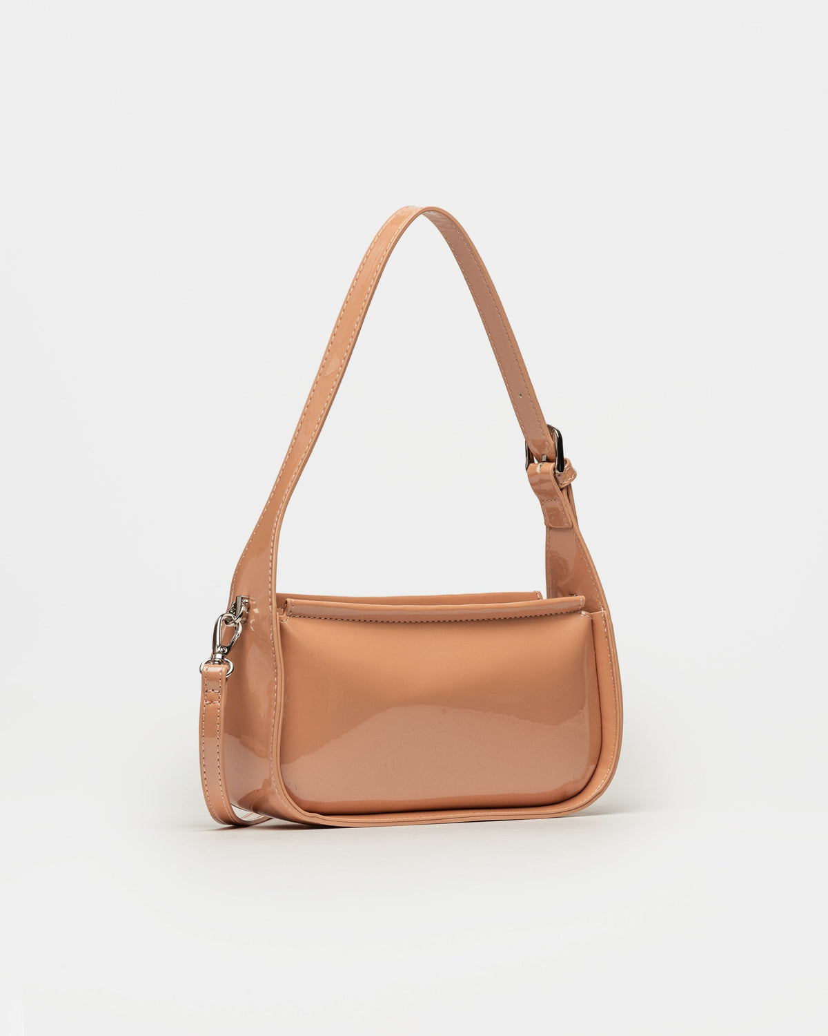CARTERA AL HOMBRO LUV EN EFECTO CUERO CHAROL
