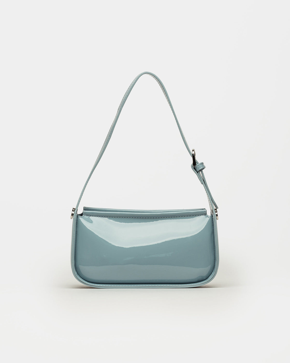 CARTERA AL HOMBRO LUV EN EFECTO CUERO CHAROL