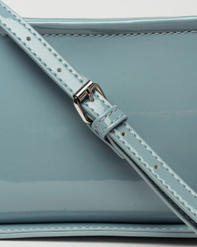 CARTERA AL HOMBRO LUV EN EFECTO CUERO CHAROL