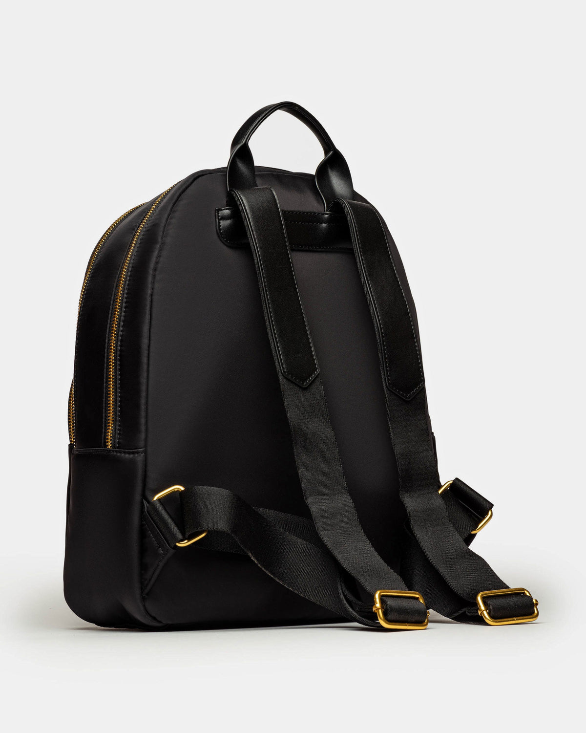 MOCHILA BRUNA EN NYLON