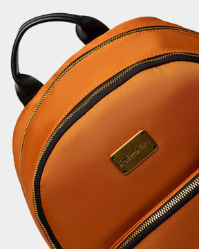MOCHILA BRUNA EN NYLON